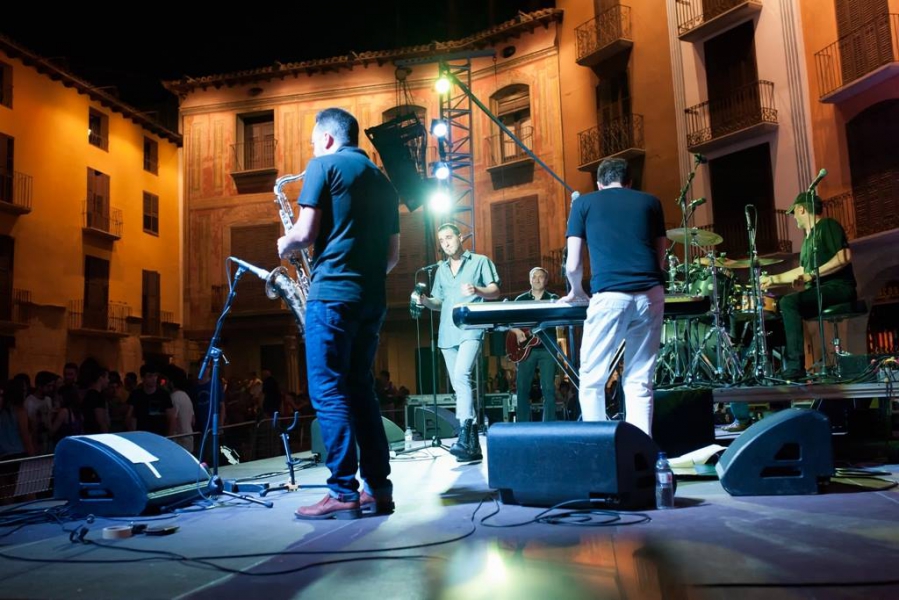 The Dazz Deva Soul Band (España, Aragón). 'The Dazz Deva Soul Band show'. Viernes 3 de julio. Plaza Mayor. NOCTE 2015  Foto de Eduardo Lecina.