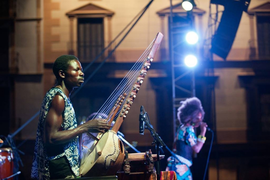 Nakany Kanté (Guinea Conakry - España). 'Nakany Kanté' Sábado 4 de julio. Plaza Mayor. NOCTE 2015  Foto de Eduardo Lecina.